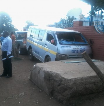 Matatu Looses Control, Misses Hitting Students at K.U Gate Matatu Looses Control, Misses Hitting Students at K.U Gate