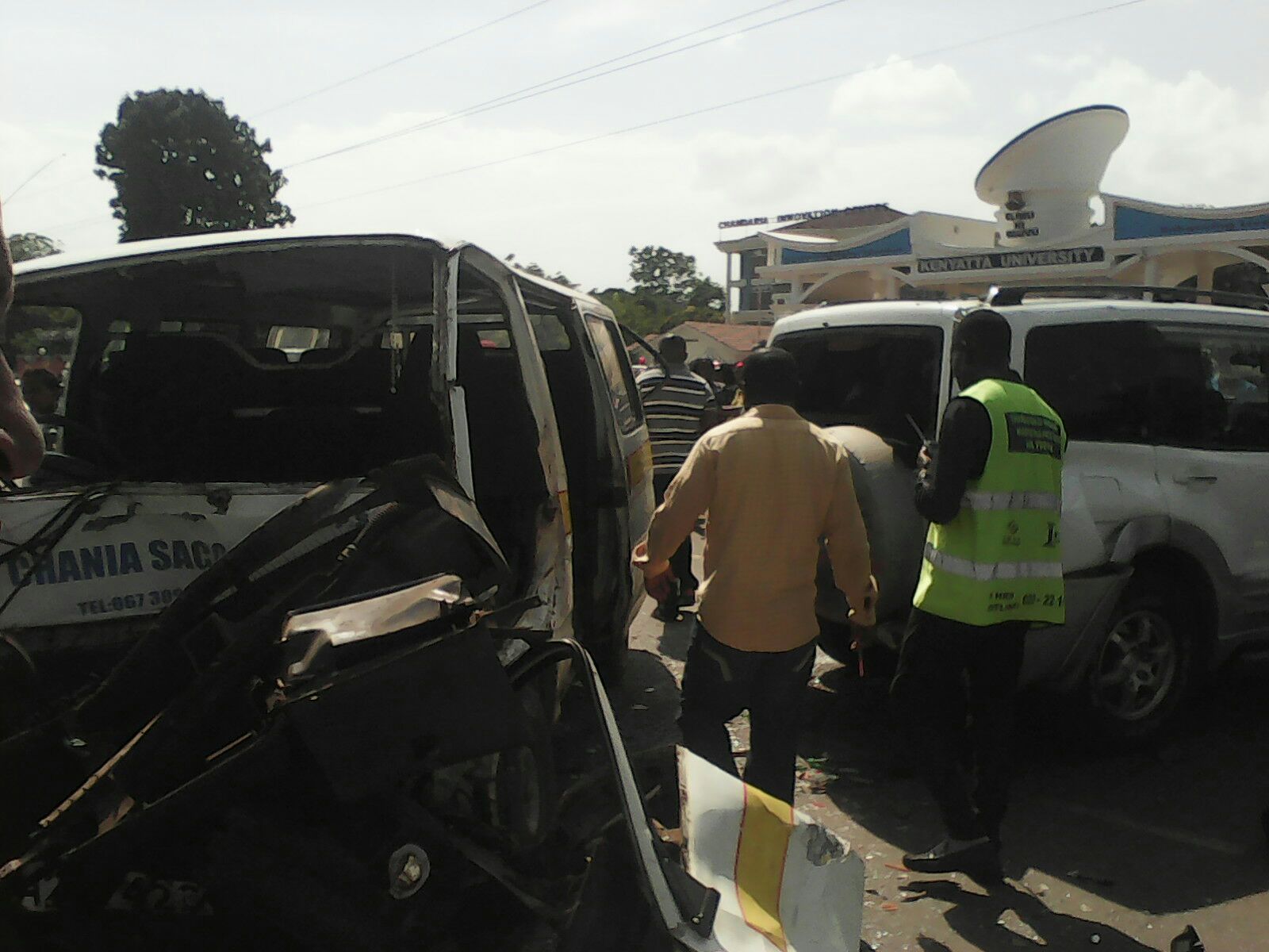 KU Main Gate | A Driver And Several People Injured
