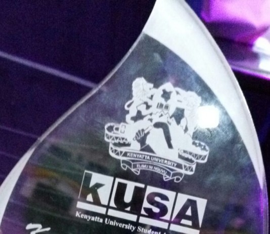 #CampusIcononKUFM Radio Presenter Amos Njeru Recieve’s KUSA Award #CampusIcononKUFM Radio Presenter Amos Njeru Recieve's KUSA Award