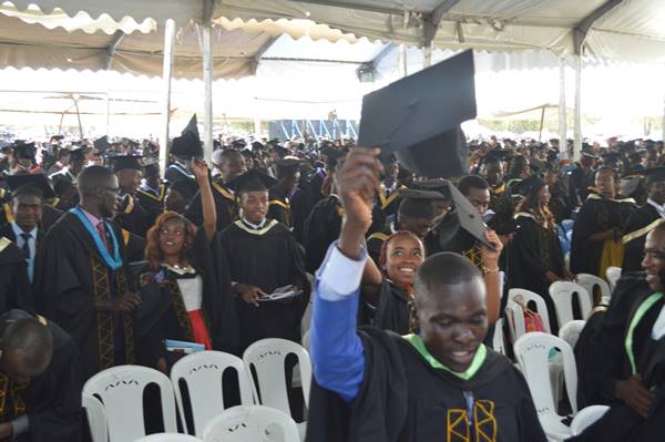 Returning Graduation Gowns Deadline Kenyatta Uni