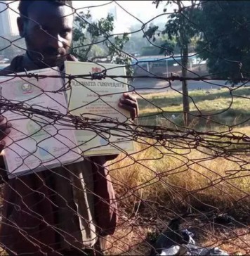 Kenyatta University Graduate Who Lives as a Beggar in The Streets Of Nairobi (Photos) Kenyatta University Graduate Who Lives as a Beggar in The Streets Of Nairobi